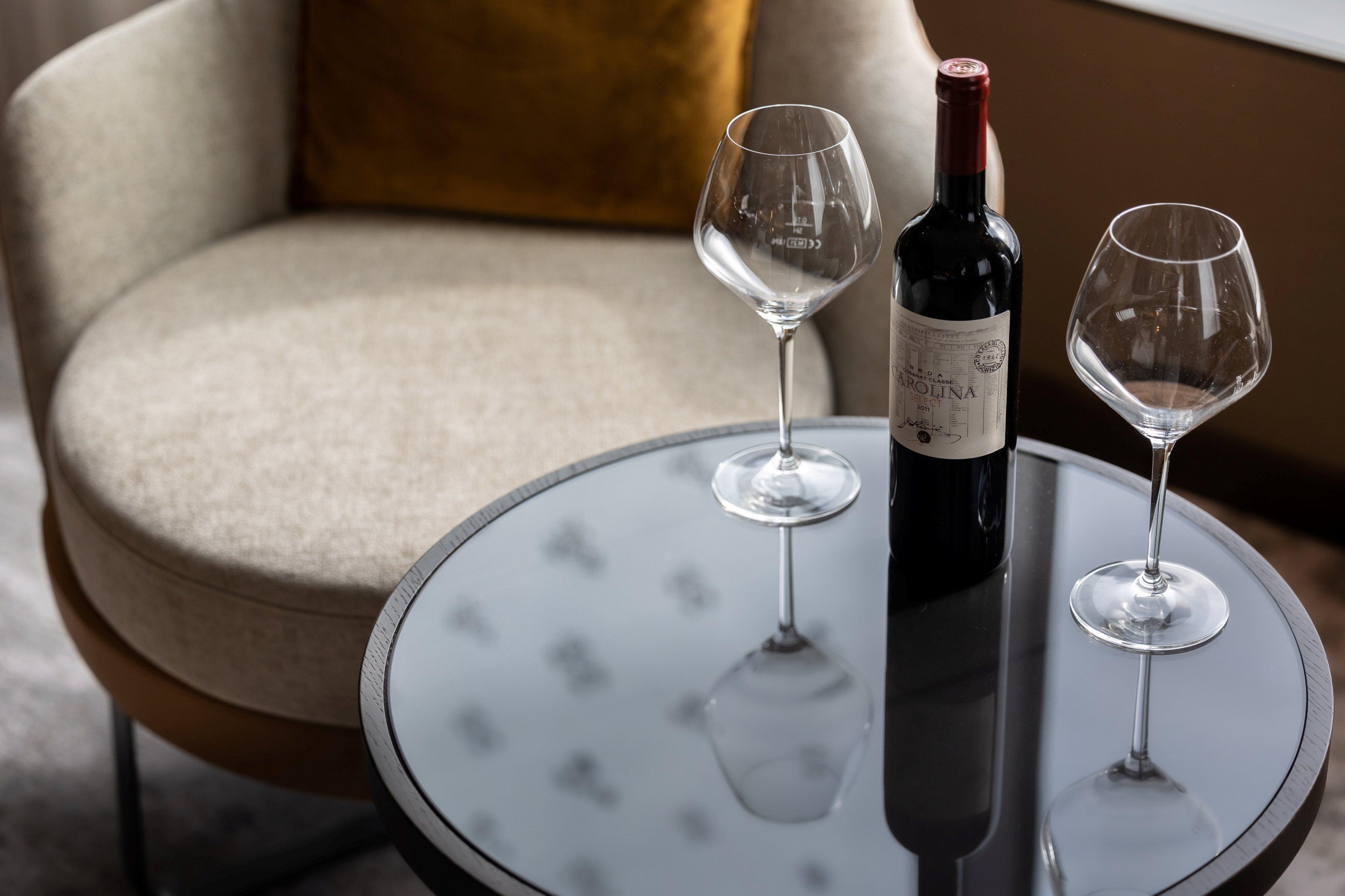 Intercontinental - Ljubljana By Ihg Hotel Екстериор снимка Wine at the hotel