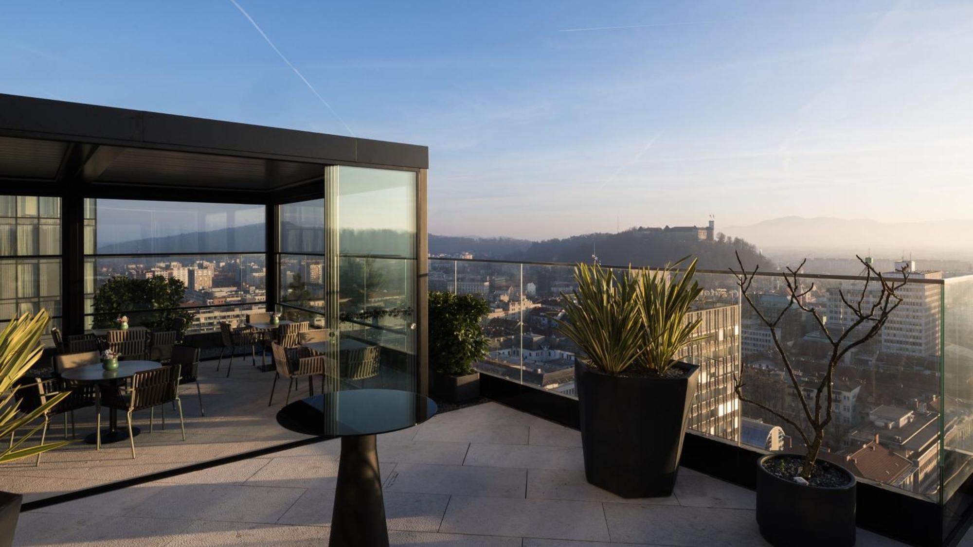 Intercontinental - Ljubljana By Ihg Hotel Екстериор снимка View from the rooftop