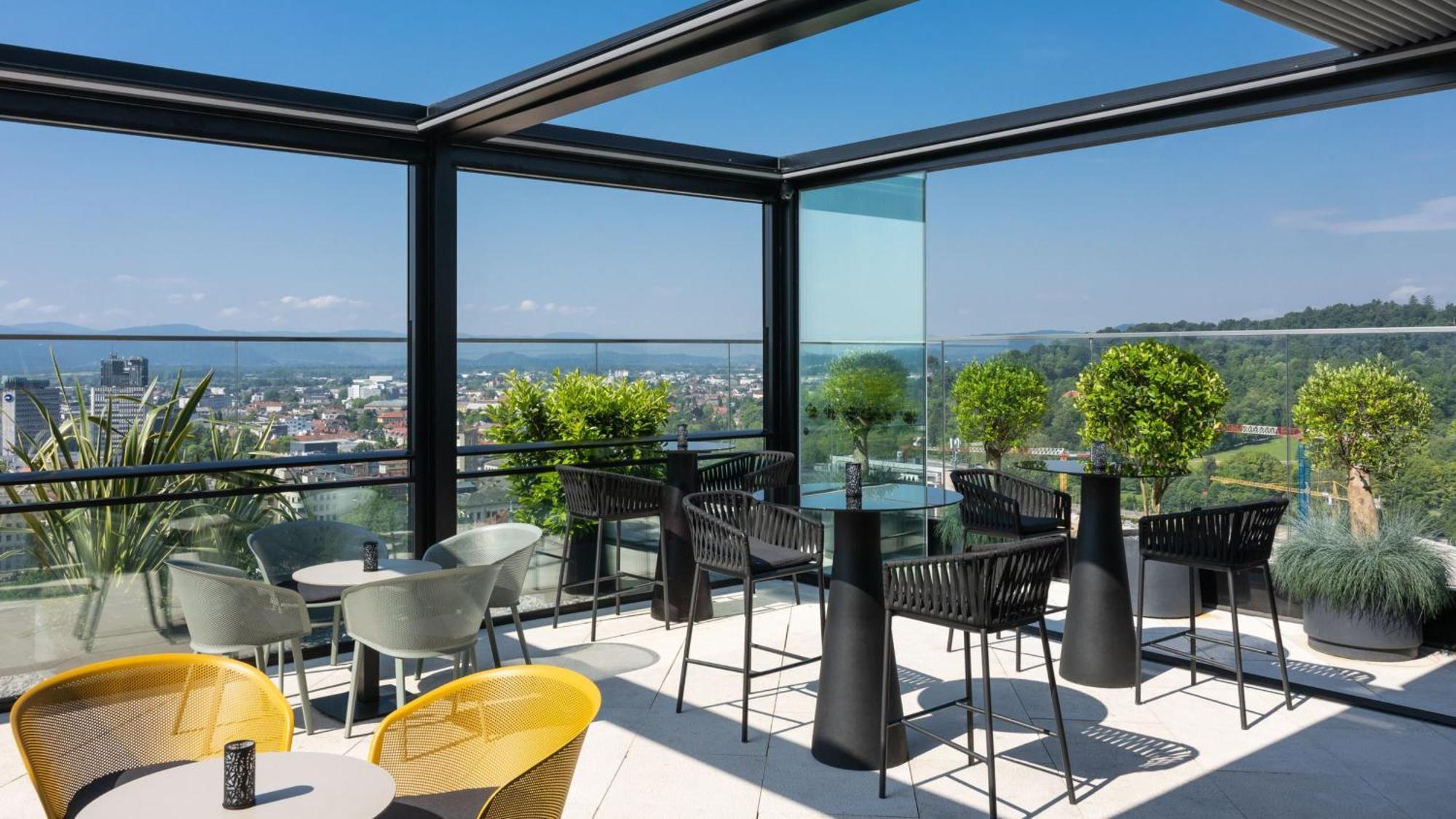 Intercontinental - Ljubljana By Ihg Hotel Екстериор снимка Skyline Terrace